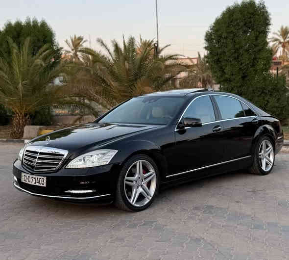 السلام عليكم 
مارسيدس (S500 )
لارج 
موديل : 2013 
ماشية : 130000 الف 
المواصفات 
بانوراما 
ناظور ليلي 
كشنات كهرباء 
كشنات الخلفيه كهرباء 
كشنات تدفئه + تبريد 
تجاوي كهرباء 
كشنات جلد
لون الداخل بيجي 
شاشة
كاميرا 
شاشات خلفية 
حساسات إمامية + خلفية 
رادارات 
قياده ذاتيه 
تحديد مسار 
ابواب شفط 
صندوك شفط كهرباء 
خمس بردات 
تبريد قطعتين 
مكينة 8 سلندر 
تحكم ستيرن جهتين 
كروز سرعة 
شفتات ستيرن 
ستيرن كهرباء 
ماوس 
موبايل 
صاجات 
لايت زنون 
زراك لايت 
لد امامي 
بلوجكتور لد 
بك لايت لد 
مري شفط كهرباء 
ترحيب 
اشاير بالمري 
ويل كب كروم AMG
(رقم إربيل الجديد بأسمي )
ملاحظة :السيارة مكفوله عدا الدعاميات فقط بدون اي نقص السيارة جاهزه من كلشي . 
السعر : 265 وبيها مجال 
العنوان:  بغداد الكاظميه قرب مرور الكاظمية معارض جكوك معرض الرحمن 
للاستفسار 
عبدالرحمن 
***********
 ***********
