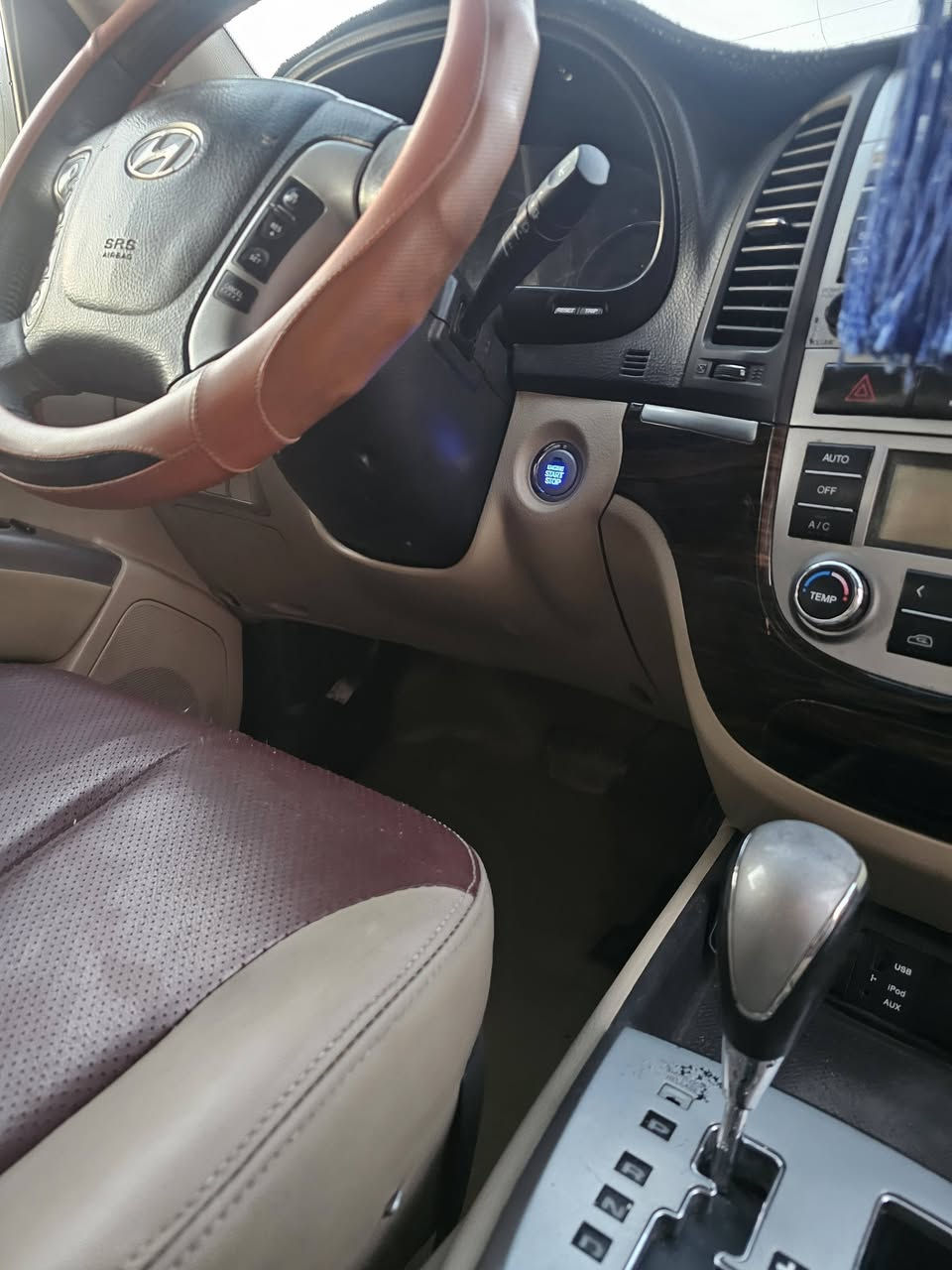 ملاحظه غير متواجد ع الفيس اتصل ع الرقم ***********
سنتافي  2012 خليجي فول مواصفات بصمة فتحة كشن كهربائي محرك كير مكفولات 6 سلندر تدفئه تبريد السياره جاهزه رقم بغداد انكليزي ومال  جناي المكان ديالى الخالص السعر 175 وبيها مجال للشراي
