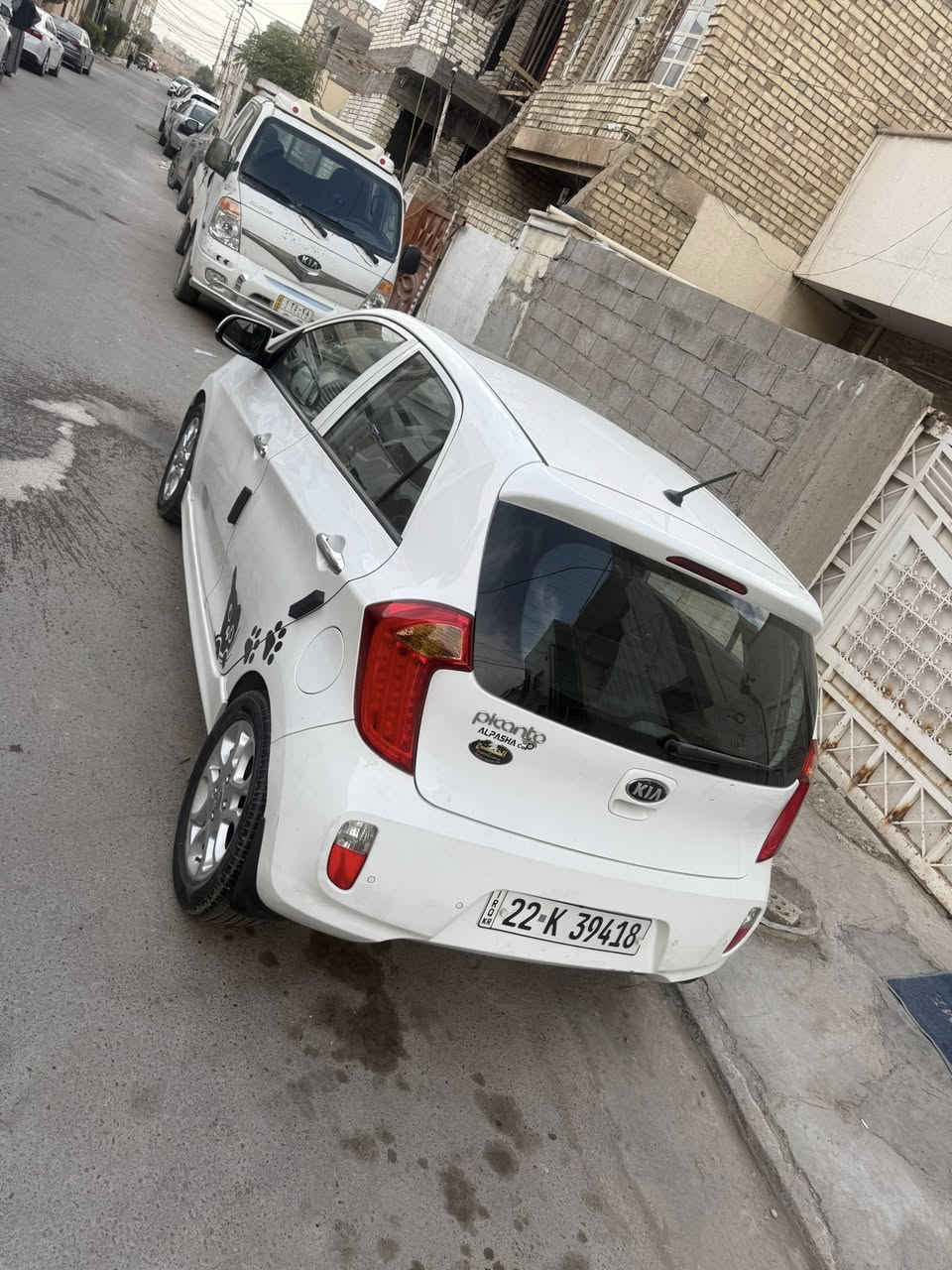 ياالله السلام وعليكم للبيع كيا بيكانتو 2015 خليجي فول مواصفات جيتي لاين بيها فقط صبغ بسيط 3 اماكن بدون دواخل السيارة كلش حلوة ونظيفة ومال بيت ماشية 83 رقم اربيل تريد تحويل تريد وكالة للاستفسار اكثر *********** السعر ب86 وبيها شي بسيط العنوان بغداد البنوك وموجود سونار داخل المنشور 
ملاحظة فقط الدعامية طخة ابو الدلفري ورحت صلحتها ويحتاجها صبغ بسيط
