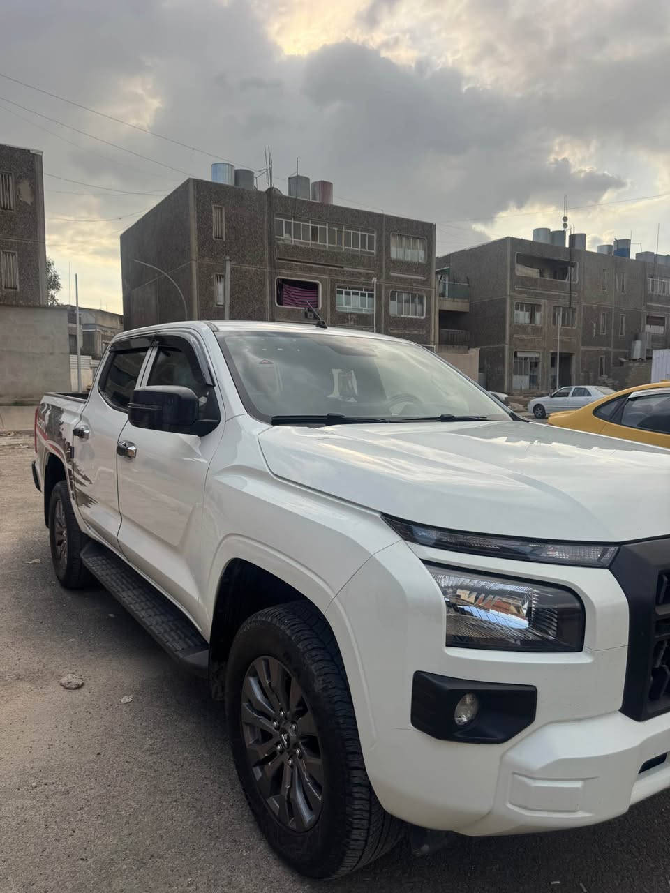 السلام وعليكم L200 للبيع 
موديل 2024 
ماشي 61 الف 
ضرر مثل ما موضح بالصوره دعاميه فقط والباقي كفاله عامه
تبريد بالسقف 
2جكمجه 
مكاني موصل موصل, نينوى


**إذا كنت صاحب هذا الإعلان وتريد حذفه لأي سبب، رجاءا أرسل رسالة إلى الدعم الفني**