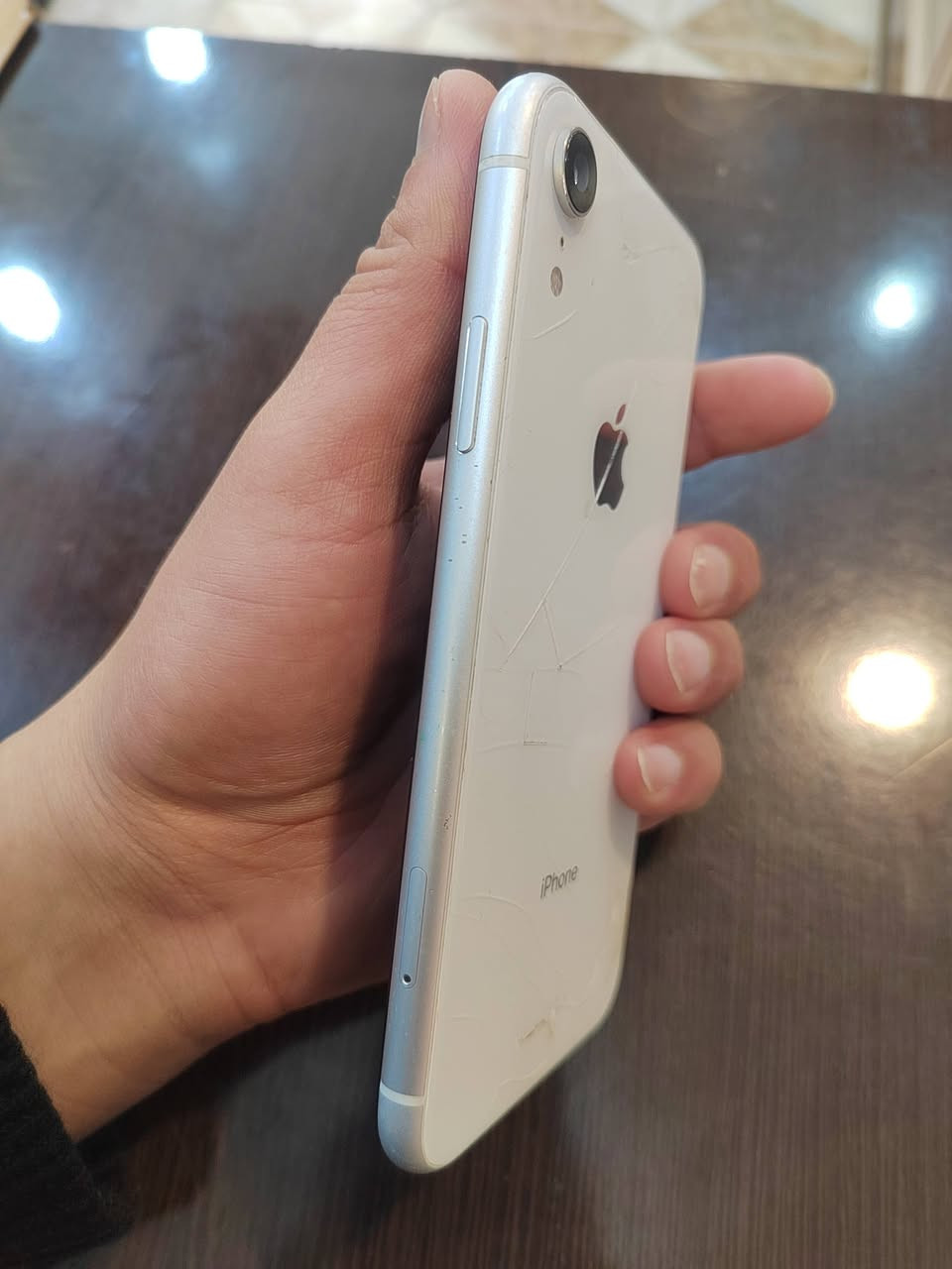 السلام عليكم جهاز ايفون XR ذاكره 64 مبدل شاشه فيس ايدي مايشتغل  الضهرالاصلي بس مفطر مثل ماواضح بل صوره الجهاز كله شغال شرط بطاريه 81 السعر 120 الف مكاني جانب الأيمن حي 17 تموز ***********
***********
