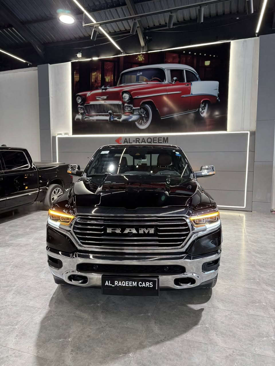 Dodge Raam
دوج رام 

وكالةهارلم 

مواصفات فول فول ليميتد 

موديل 2024 

ماشية 32 km 

محرك 8 سلندر 5.700 

باب طويل بودي قصير 

العنوان : اربيل - مدينة المعارض - مقابل شركة هارلم 
شركة الرقيم لتجارة السيارات 

للتواصل واستفسار 

‭0771 423 2560‬
