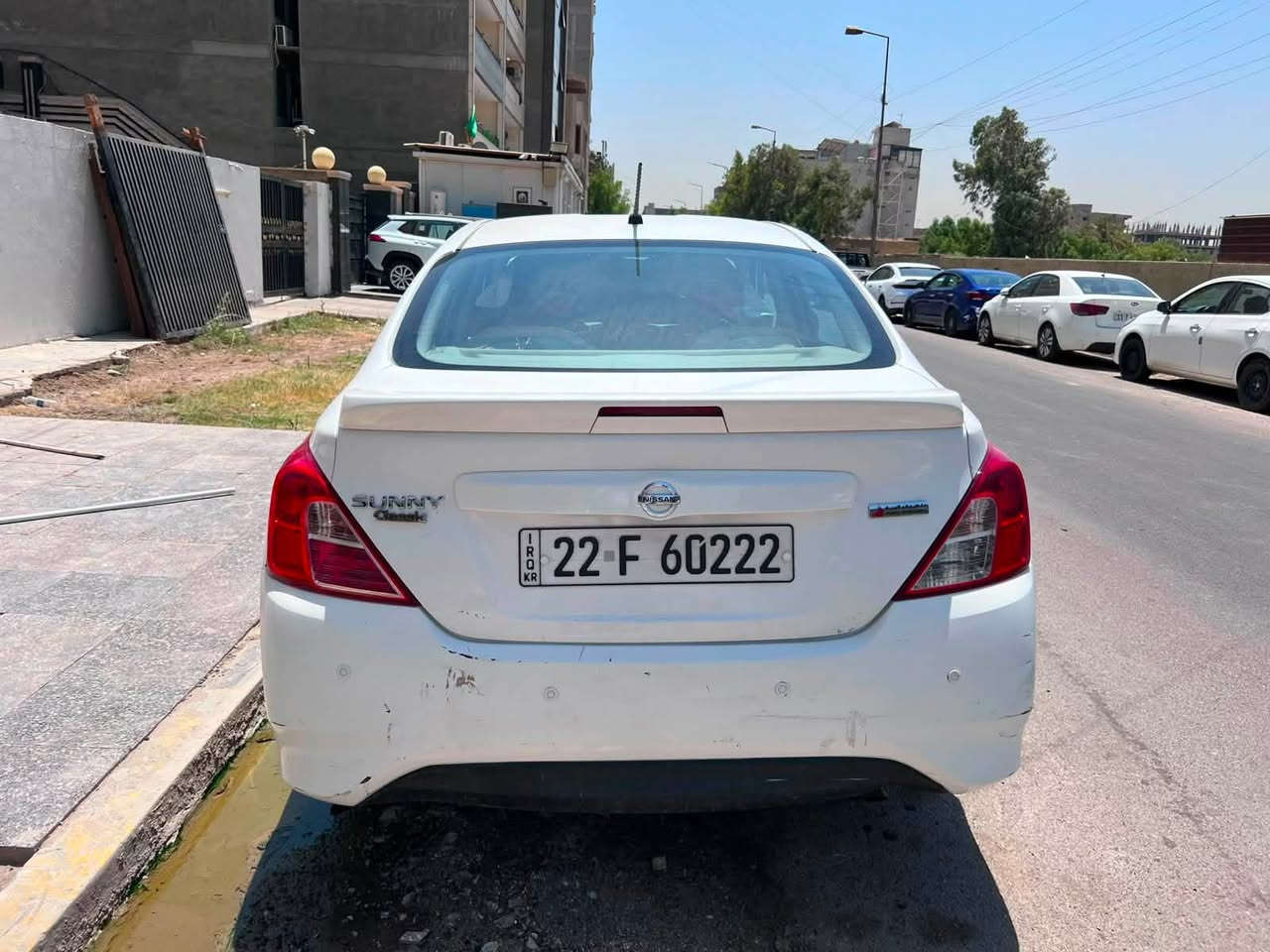 السلام عليكم نسيان سني هندي بليته زركه2020سنويه باسمي  ماشيه 140 شرط التحويل كير محرك مكفولات تبريد شغال صدر امامي وخلفي جديد السياره جاهزة من كل النواحي بيها صبغ نص باب سايق والدعامية الخلفية بيها صبغ والباقي مكفول مكاني بغداد للبيع فقط بدون مراوس السعر 95 وبيها مجال ***********
