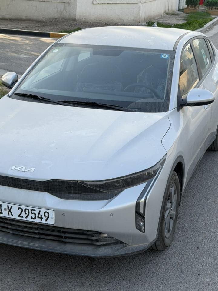 سلام عليكم
*********** 📞 

سعر ( 170 ورقة) 💵💸

~~~~~~~~~~~~~~~~~~~~~

اخوية اقرا تفاصيل قبل مااتخابر 

Kia k3 وكالة كيا الدولية العراق 

سيارة زيرو من الشركة للترقيم، مرقمة باسمي ومثبت لوحات 

.................................

محرك( ٤ ) سلندر تنفس طبيعي  

شاشات عدد ٢ 

ابل كار بلي 

كامرات خلفية 

حساسات امامي خلفي 

تحكمات ستيرن ومثبت سرعة 

مري كهرباء وشفت 

تبريد قطعتين 

منافذ شحن خلفي  

سيارة بتراب الشركة  
----------------------------
مهم ‼️ 
السيارة عليها ضمان خمس سنوات او ١٠٠ الف كيلو متر

وصيانه ثلاث سنوات او60 الف كيلو متر تبديل دهن وفلتر مجاناً كل ٥٠٠٠ كيلو متر
-------------------------------

مكان سيارة بغداد اليرموك قرب ساحة قحطان
