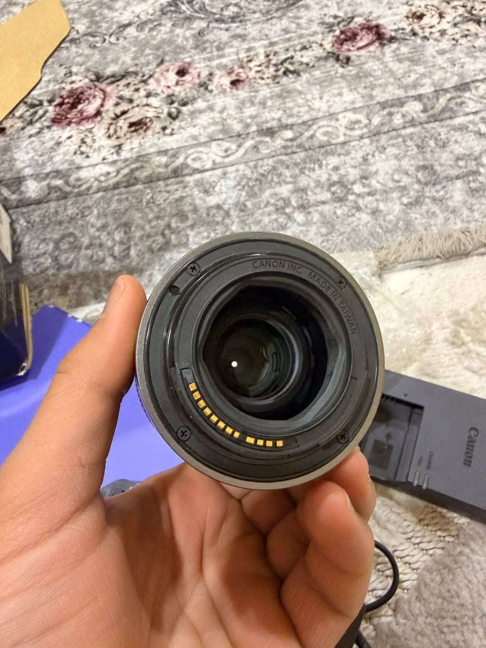 عدسة كانون جديدة للبيع

Canon RF 24-50mm f/4.5-6.3 IS STM

المواصفات الأساسية
المدى البؤري: 24–50mm
فتحة العدسة: f/4.5–6.3
تثبيت بصري (IS): نعم – حتى 4.5 وقفات تقريبًا
محرك فوكس: STM (هادئ ومناسب للفيديو)
أقل مسافة تركيز: تقريبًا 30 سم
وزن خفيف: حوالي 210 غرام
التركيب: RF Mount


**إذا كنت صاحب هذا الإعلان وتريد حذفه لأي سبب، رجاءا أرسل رسالة إلى الدعم الفني**