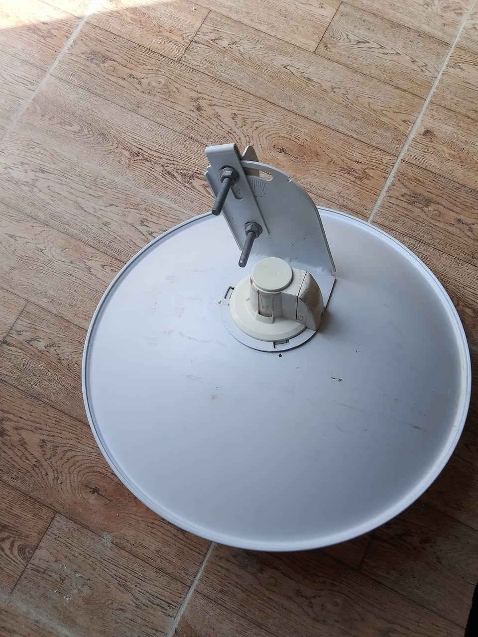 السلام عليكم
صحن مال نت مستعمل سبوع بس ومابينو عيوب 
للتواصل. ***********
