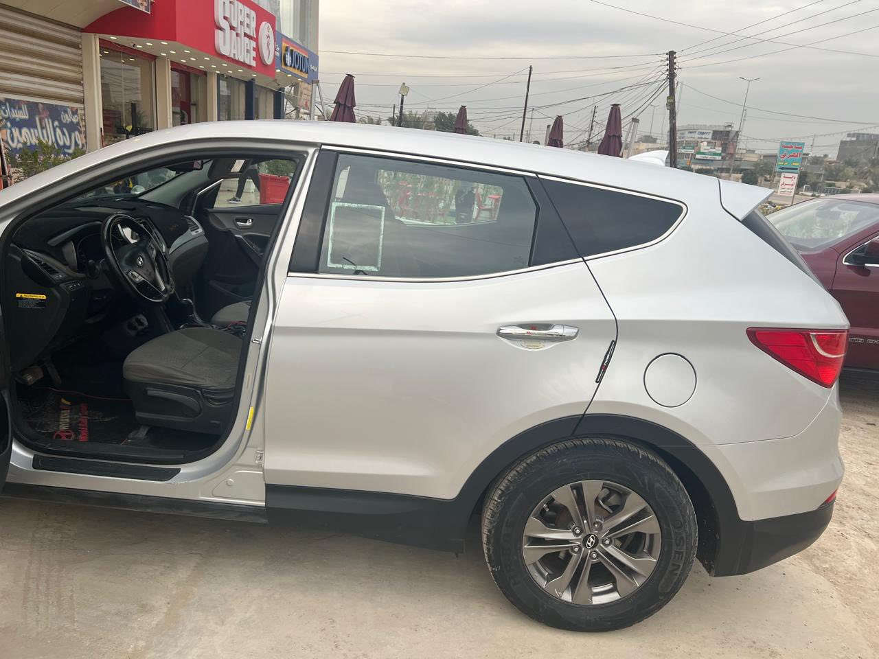 سنتافيا وارد امريكي موديل 2014 السيارة بيها 4 قطع بدون دواخل كلشي ما ناقصها السيارة كير ومحرك شرط محركها GDI 
كشرها نضيف وصورها كدامكم 
السيارة رايدها ب 130 
مكاني بغداد 
*********** رقمي
