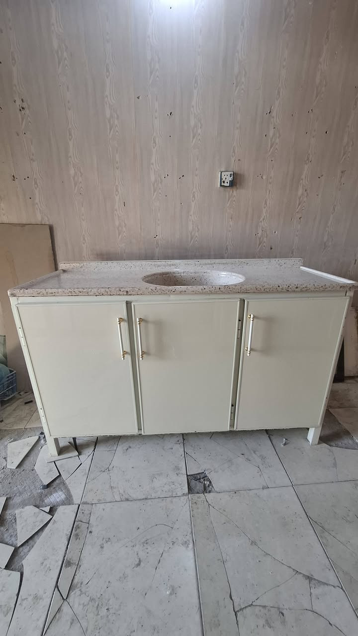 للبيع سنك متره ونص مرمر اخو الجديد السعر ١٧٥الف 
اتصال أو واتساب 
***********
***********
