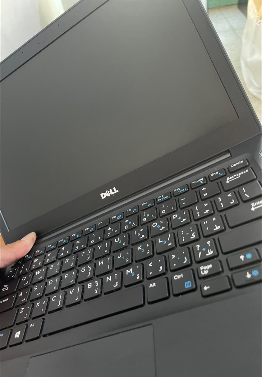 لابتوب دل 
كوراي ci7
الجيل السابع 
رام 8 
هارد 256 ssd
حجم 12 ونص
مع شاحنة دل اصلية
بطارية اصلية يعني تبقى عندك هواي  
االسعر 200 الف بيها مجال بسيط


**إذا كنت صاحب هذا الإعلان وتريد حذفه لأي سبب، رجاءا أرسل رسالة إلى الدعم الفني**