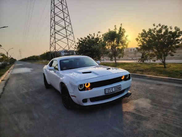 دودج تشالنجر (جالنجر)
الفئه: sxt
مديل:2019
محرك :3.6 (6سلندر)
ماشیه:153 الف كم 
ايرباك كشن راجع سيستم 
المواصفات: شاشه وسط،
كشن سايق كهربائي،
تحكمات ستيرن
 السياره تدعم ميزة كار بلي 
الدعاميات معدله srt 2019 
وايد بدي مضاف اله
بدون صبغ
تحويل ثاني يوم السياره باسمي  رقم سليمانيه دولي 
رقم  ***********
السعر : 20،000$ و بيه مجال صور الحادث بالمنشور سيارة كلين بس دعاميات مبدله النجف
