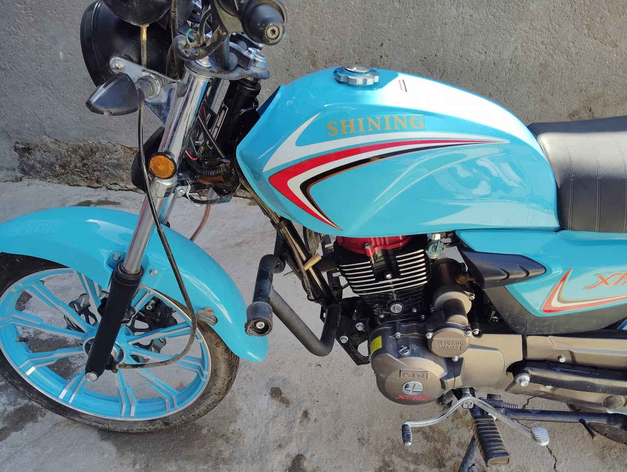 السلام عليكم عندي. دراجه للبيع شاينك موديل 23 جديده السعر 850 وبيه مجال المكان حله  وهذا رقمي ***********
