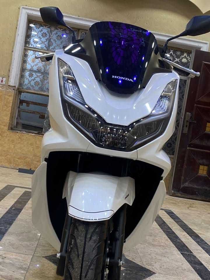 سلام عليكم. هوندا pcx الجيل الرابع
2023ام العلايم السود (ياباني اصلي )
حساس ازدحام 
حساس استان. كهربائي 
النضافه 100‎%‎100
بصمه عدد 2 مفتاح طوارءى 2
ممشى 9 الف قابل لزياده 
الدراجه مكفوله كفاله عامه من كلشي ماخذه زيرو 
العنوان  بغداد مدينه الصدر شارع الداخل 
للاستفسار ***********
ملاحضه غير متواجد على الفيس
