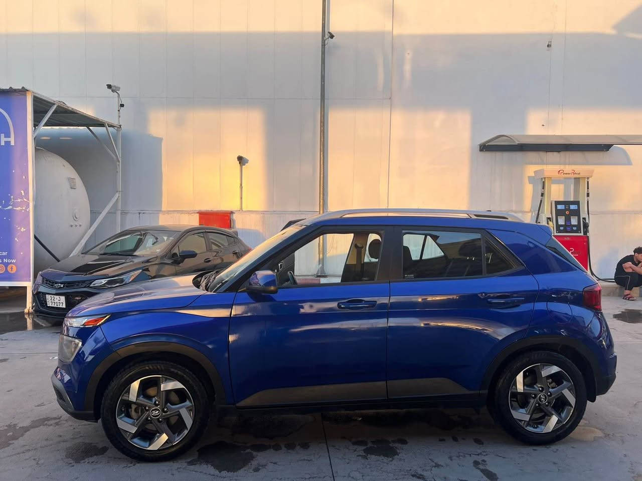 هيونداي فينو 
Hyundai venue 
موديل 2021 
السيارة ماشية 110 الف كيلو 
مواصفات SEL 
رادار امامي 
كاميرا خلفية 
رادارات جانبية 
تحديد مسار 
تثبيت سرعة 
اربع انظمة قيادة 
Snow,sport,normal 
شاشة نظام carplay
محرك 4 سلندر 1.6 
السيارة 
ضررها قطعتين باب سايق وجاملغ 
الايرباكات دشبول ستيرن شرط 
بس صفحة السايق طاكة وراجعة سستم السيارة جاهزة مناقصها شي محرك كير بشرط السيارة نظيقة وجاهزة 
خابر وتدلل 
تواصل واتساب *********** Mirzapur Sub-District, UP
