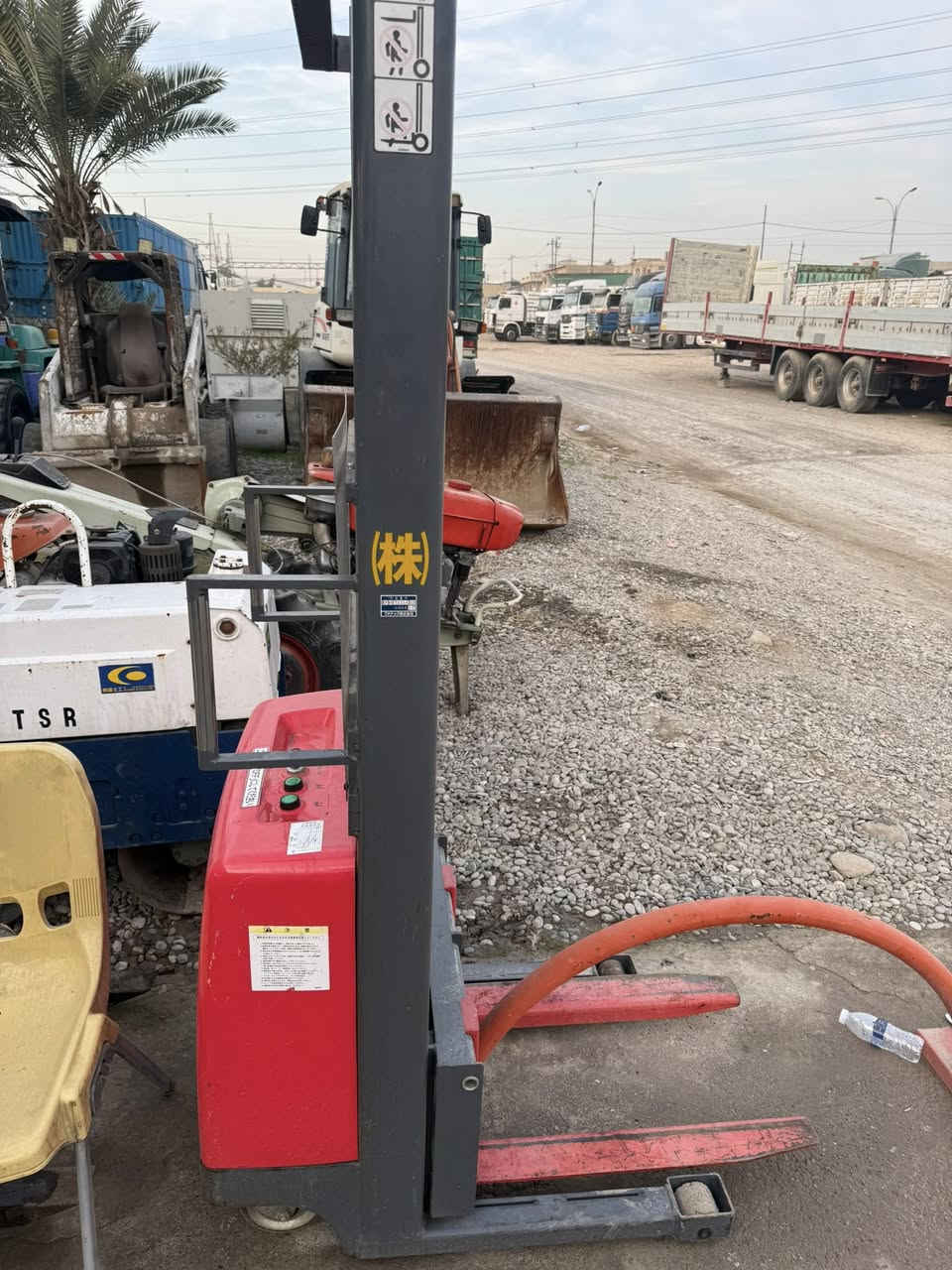 رافعات شوكيه يدويه وكهربائية للبيع
***********
***********
