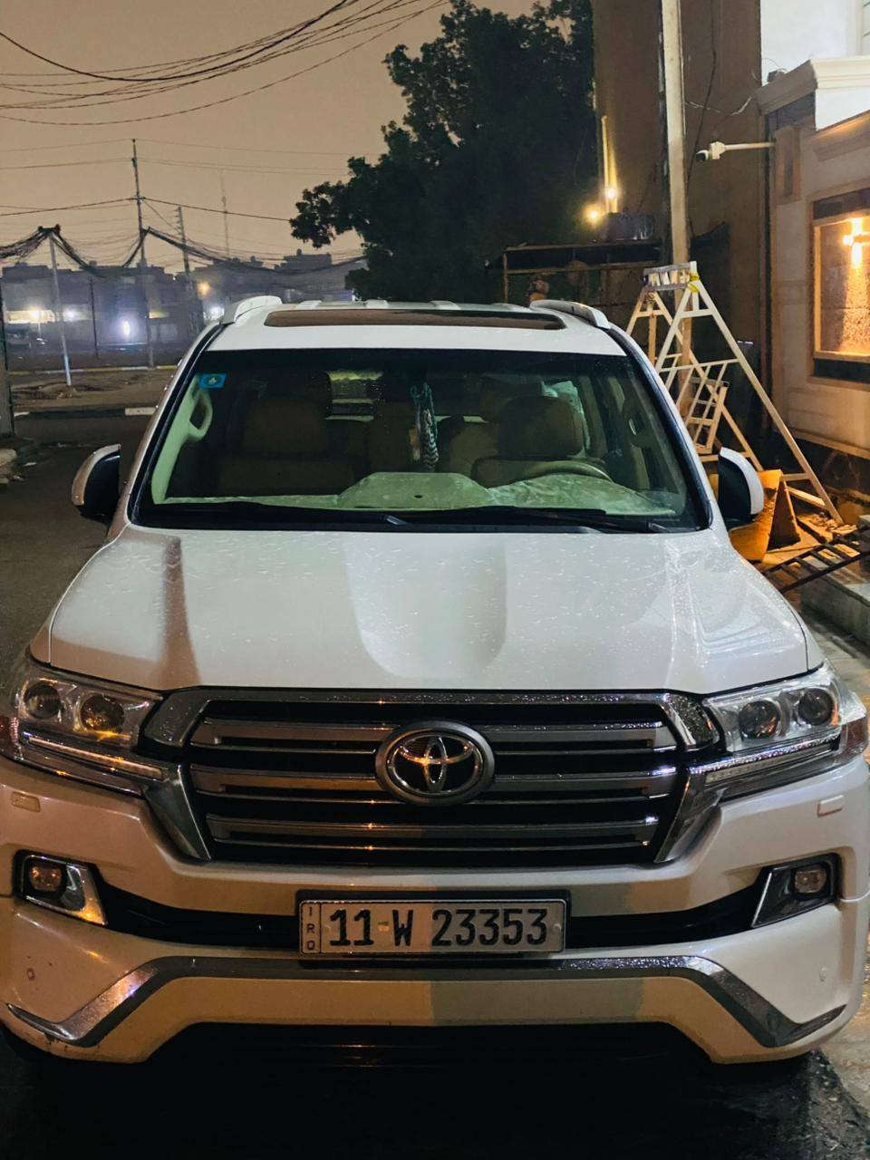 السلام عليكم

لاندكروز 2018 اصل ( ابريم ) رقم بغداد مشروع وطني ابسمي.

كفاله عامه عده الباب الخلفي مفتوح ماشيه 140
مواصفات الابريم معروفه .

. بصمه تشغيل + بصمه ابواب

. فتحه سقف

. دفدي بالقماره

. طفايه 

. كشنات جلد + كهرباء 

. كشنات ثلاث حركات

. زراك لايت 

. دبل ماوس

. ايرباكات عدد 8

. حساسات امامي + خلفي 

. اشاير بالمري 

. 6 سلندر محرك  4000

. نظام ترحيب 

وباقي المواصفات البريم المعروفه

سعرهه...  465   وبيهه مجال بصيط ***********

مكان سياره كربلاء
