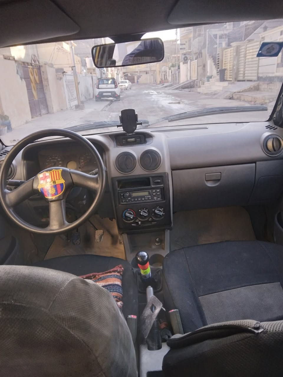 سايبة موديل 13 رقم بغداد بس بيها جامرلغ خلفي الرقم ***********
المكان ديالى
