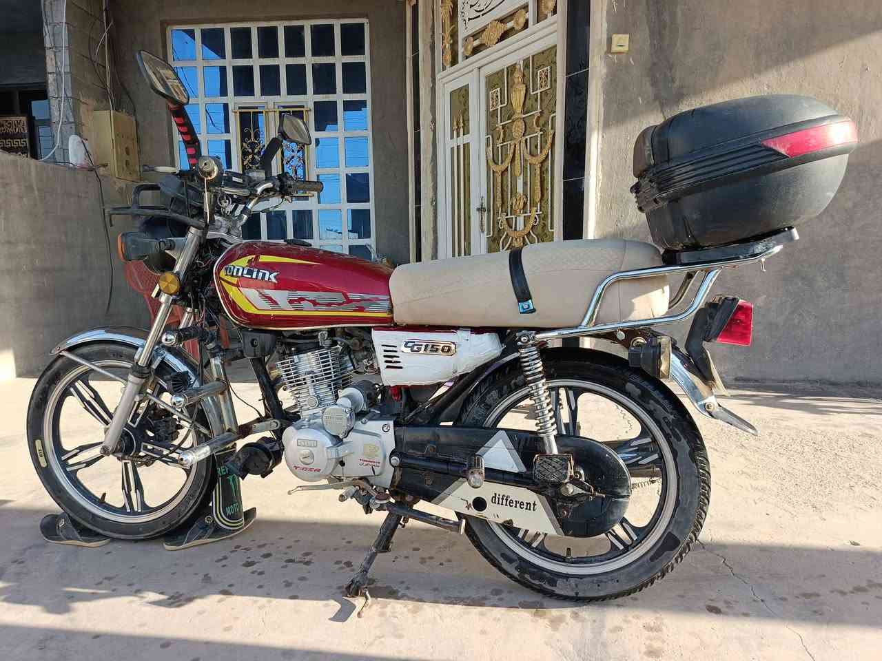 دراجه ايراني للبيع بعده جديد ما عايزه برغي صلف نكره محرك جديد كهربائيات كله شغاله رايده 625 وبيه مجال مكاني الفلوجه السجر ***********
