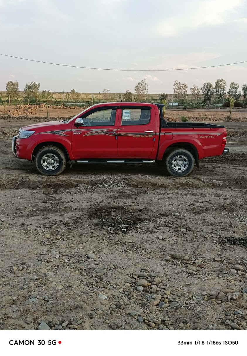 للبيع بيكم هايلوكس موديل 2015 مكفوله كفاله عامه رقم واسط للاستفسار ***********
