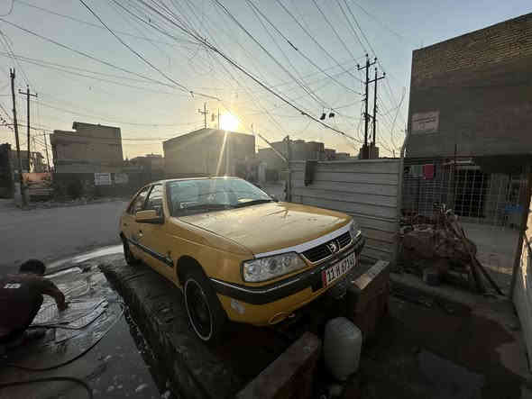 السلام عليكم 
بيجو لميس 2016
كير مكفول مكينه شرط لا تبخير ولا تنقيص ولا نضوح
تخم تاير نضيف 
دشبول عالي 
لايت ناصي زينون عالي اصفر 
شاشه +كامره 
رقم دولي جديد بسمي 
ما بيه تبديل ولا ضربه عده طخه مال دراجه بل جاملغ امامي ومصلح نفسه ومصبوغ على كدهه 
السعر 48$ بيه مجال بسيط 

رقم الهاتف /***********
