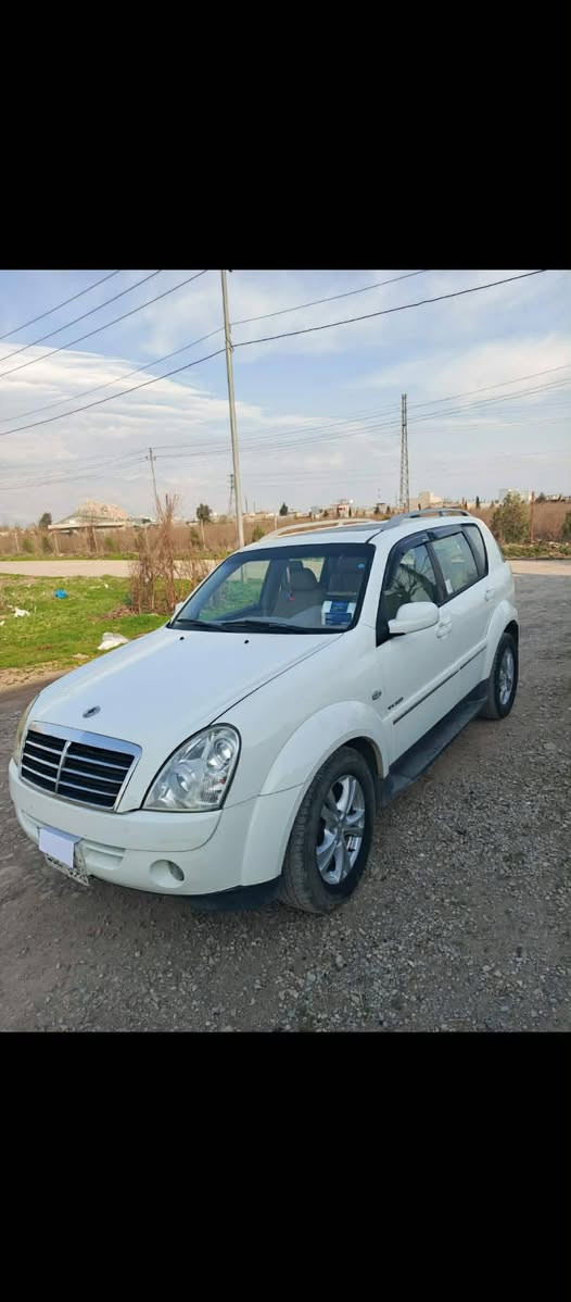 سلام علیکم
ئەم سەیارەی
سانگیۆنگی ڕیکستۆنی کۆریە بۆ فرۆشتن مۆدیل 2012 
گێڕومە کینە ی مارسیدس ی ئە ڵمانی
 یە ک پە ڵە بۆیاخی هە یە
 سڵایدو بە سمەیە .
لەکۆمێنت نرخ نانوسرێت مشتەریت پەیوەندی بکەن بەم ژمارانەوە
ژ .م ***********   *********** السليمانية, العراق
