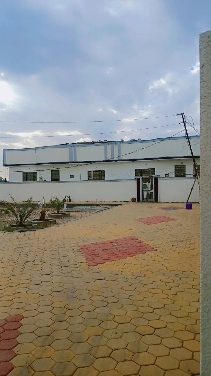 2000 متر للبيع كربلاء الرابط طابو زراعي سند باسمك بيها دارين وبيها مضيف بيت 200م والثاني 140 والمضيف 17 متر مع طارمه 8م وصحيات خدمات كامله مولد وطني مدارس ماء اسأله للستفسار ***********
