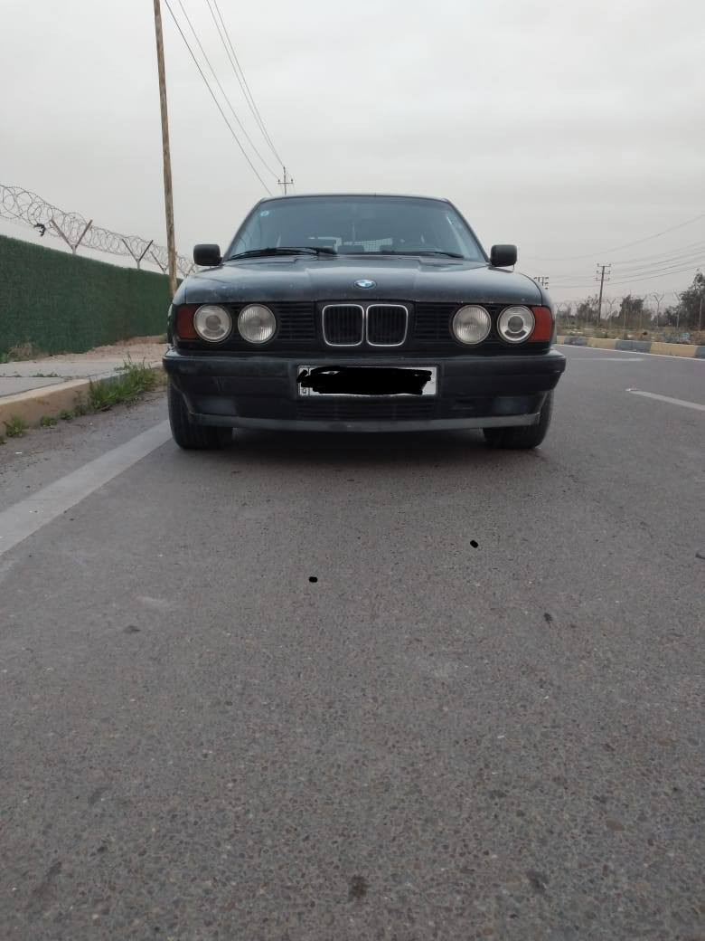 السلام عليكم BMW 525 ستيشن للبيع لوحات انكليزي رقم بغداد السيارة جانت متروكة ومخزنة وبيها جراد مكينة وكير كفالة كلشي بيها شغال تبريد تدفئة  سعر 60 ورقة مكاني بغداد جسر ديالئ القديم وهاذ رقمي ***********
