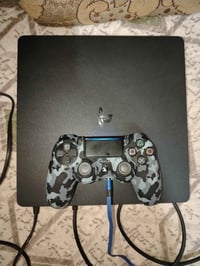 بلايستيشن 4 • سليم • جويستيك اصلية