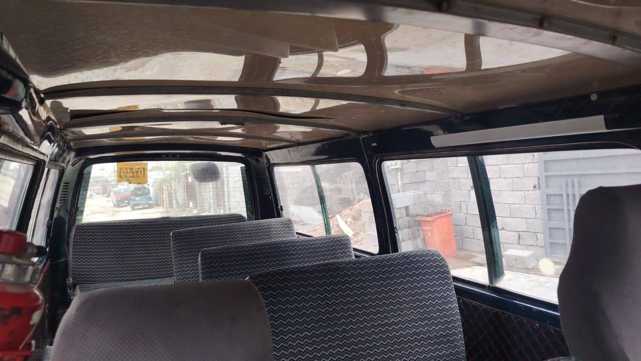 سلام عليكم سياره هايسه 95رقم واسط الماني تحويل كير مكينه ففتي اوتو جدد اكسل شواصي كله نضيف سياره للشارع كبل بلاديه لاصبغ ولا ضربه السعر 40 بيهه مجال قليل اتصال *********** مكاني ناحيه الوحده بسمايه
