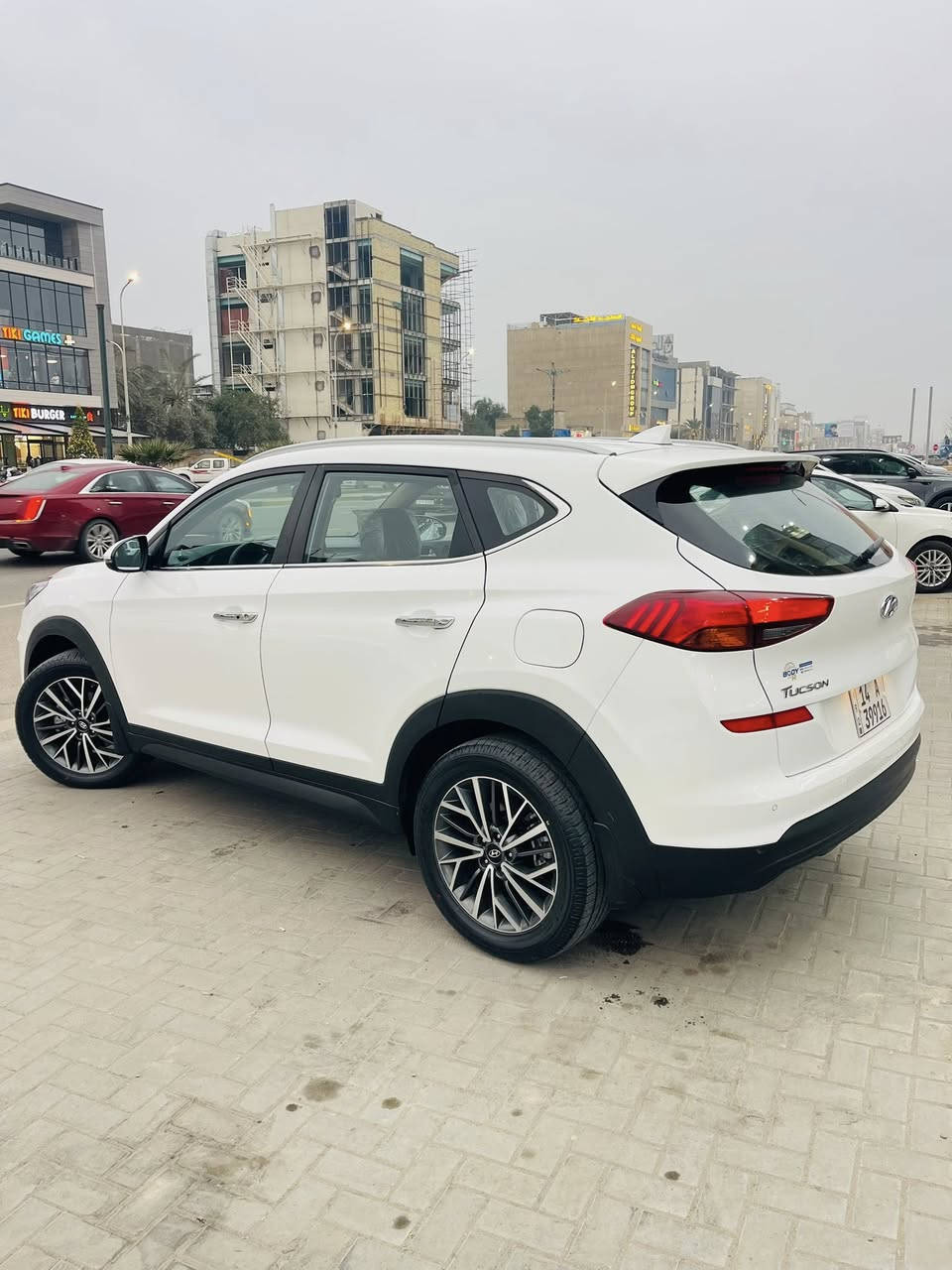 سلام عليكم 
توسان 2020 خليجي مكفوله ماشيه 75 
رقم دولي جديد وهزه جديده مكفوله ضربه وصبغ وتبديل وبارد فول مواصفات بصمه سايد بريك رجل كشنات ثنين كهرباء جلد بقلاوه شاشه بلاد كار بلي تحكم ستيرا تبريد ثلاث قطع خلفي وجكمجه تخم تاير جديد سبير مانازل حساسات امامي خلفي وعدسات زنون ومري شفط اريل نفكيشن رادار وبقيه المواصفات واضحه بالصور 
مكاني البصره الجبيله 
للاستفسار 
***********
