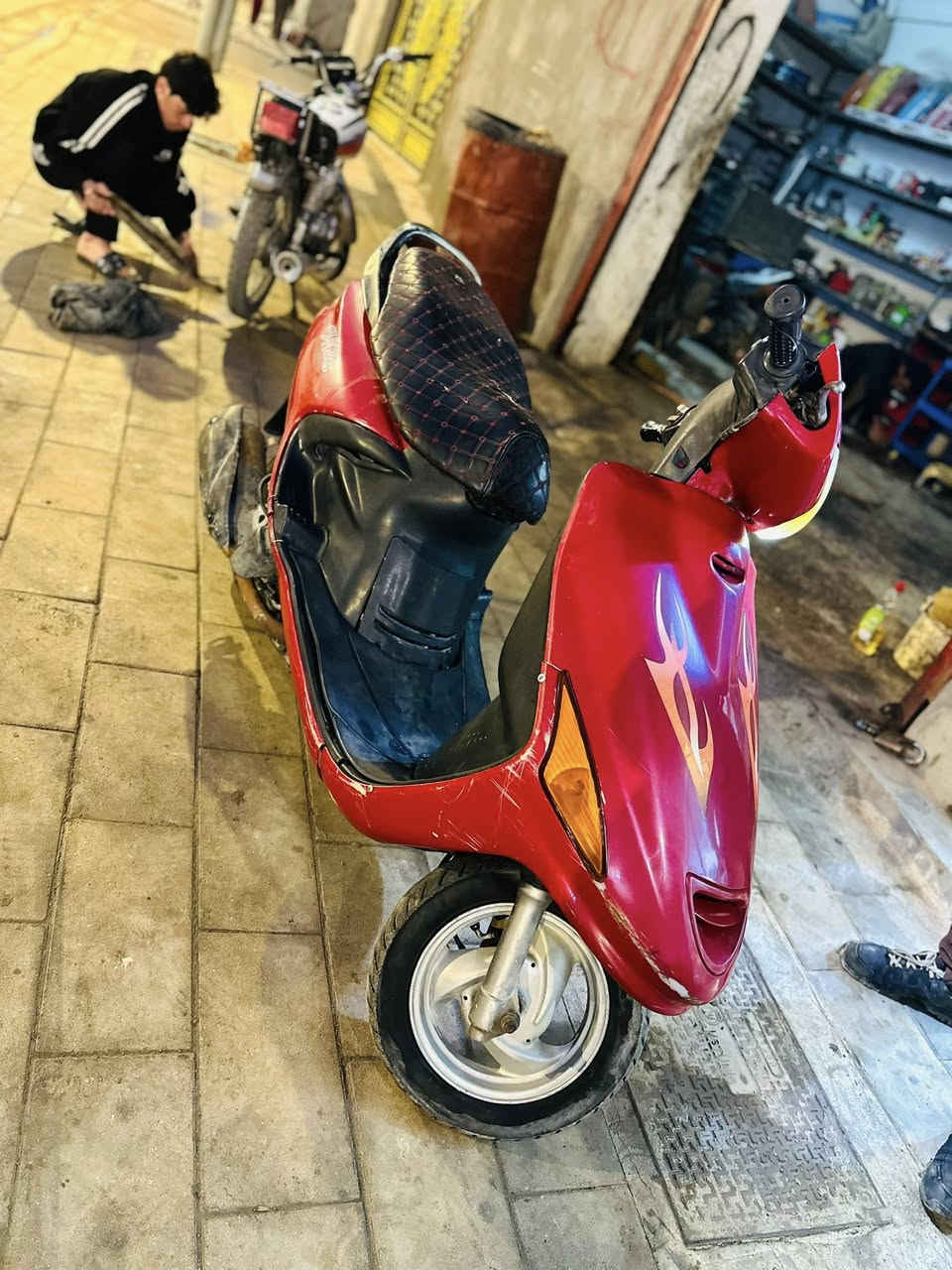 السلام عليكم دراجه فراشه للبيع دراجه حلوه مانقصه اي شي حلوه صوته ناعم دراجه مرتبه مكبنه ناعمه كهربائيات شغالة لايت زنون اشاير كله شغاله السعر 275 وبيه مجال


**إذا كنت صاحب هذا الإعلان وتريد حذفه لأي سبب، رجاءا أرسل رسالة إلى الدعم الفني**