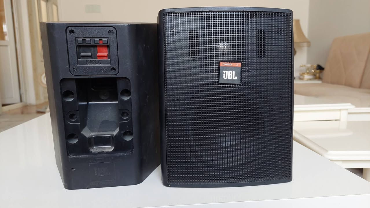 السلام عليكم 
سبيكرات JBL اصلية نظيفة عدد ٢
سعر 150 الف 
يوجد توصيل لجميع محافظات العراق


**إذا كنت صاحب هذا الإعلان وتريد حذفه لأي سبب، رجاءا أرسل رسالة إلى الدعم الفني**