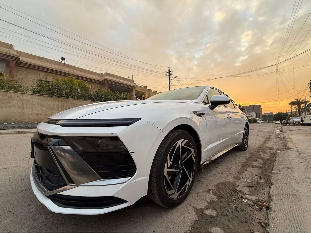 سوناتا 2024 
رقم بغداد 
مواصفات حساسات امامي وخلفي 
مري شفط بانوراما قطعتين تبريد 
مكينة 2400
ماشية ٢٦ الف كم 
السعر 235 
*********** بغداد, العراق
