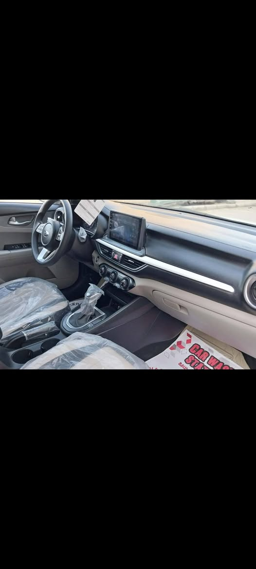 سيراتو 21 فل مواصفات مكفوله كفاله رقم بغداد/بصمه فتحه تبريد قطعتين تحكم بلستيرن مري شفط اشاير بلمري اناره ابواب لد نهاري حساسات امامي وخلفي محرك كير شرط حداديه شرط تخم تاير ويل كروم محرك 1600 ماشيه 83 //
***********
