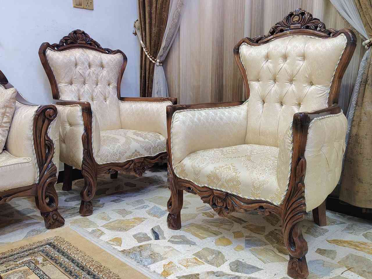 تخم زان ملكي تركي اخو الجديد 10 مقاعد مع طبله وسطيه العنوان مدينه الصدر للاستفسار خاص او الاتصال بالرقم ***********
