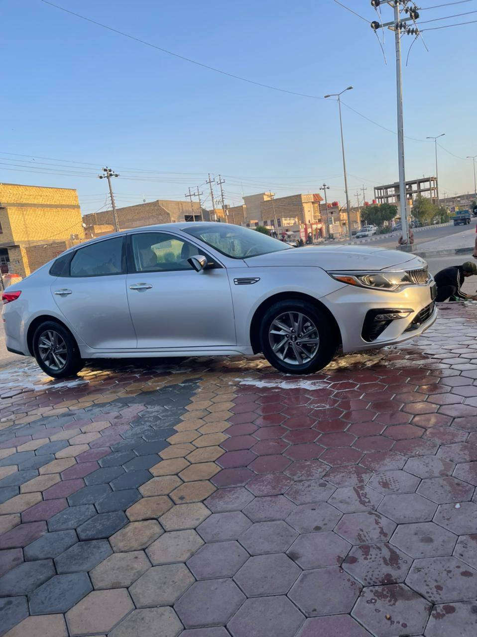 السلام عليكم رمضان كريم 
كيا اوبتيما موديل 2019 وارد امريكي 
ماشيه 65 الف ميل 
محرك GDI 2400
مواصفات ال Fe 
اشاره بالمري . تحديد مسار . مثبت سرعه . قياده شبه ذاتيه.رادار امامي .حساسات خلفيه . كامره  
اربع قطع صبغ 
رقم ذي قار باسمي مكانها البصره 
السعر المطلوب 136 💰 وبيها مجال ان شاءالله 
للتواصل *********** واتساب او اتصال على راحتكم
