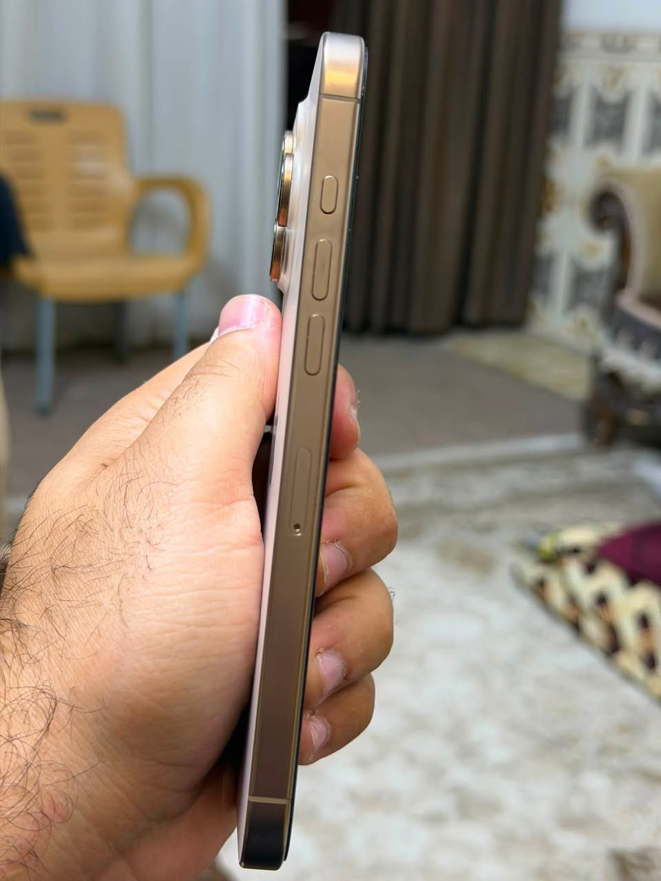 سلام عليكم ايفون16برو ماكس ماستر جهاز كلش نضيف بي قطعه صليه من ابل بطاريته 100مشحون43مره جهاز كلش غراضه كامله نضيف سعره مليون260مكانه بغداد رقم***********
