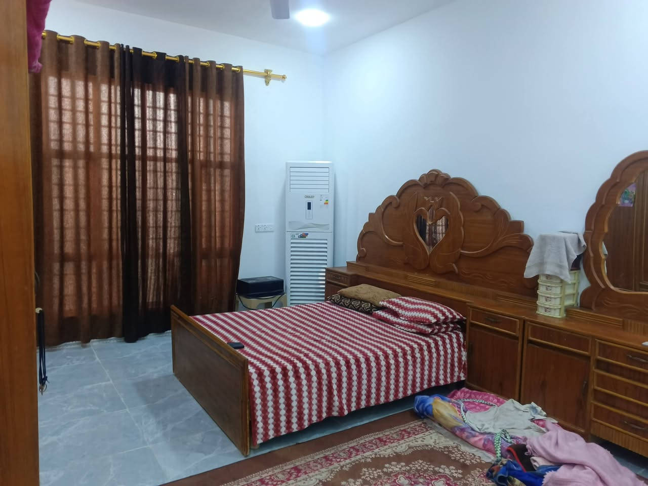 بيت للبيع صار سبوعين من كعدت بي بعده لجديد مساحت لبيت 230 واجهيه 8 ونزال 29 صنف لرض طابو زراعي سند 25 بسمي محول مكاني ديالى بعقوبه ام لعصام عل سده سعر خابر ودلل رقمي *********** رجان لشراي يخبرني مو بتعاليق
