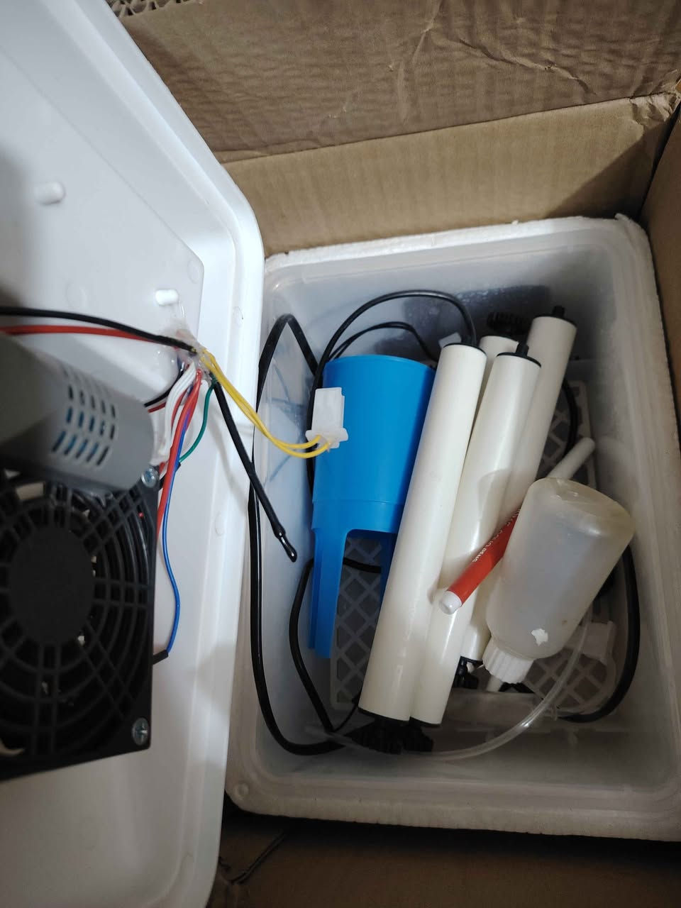 فقاسة بيض للبيع تشيل ١٢ بيضة مال دجاج واذا مال سمان ٢٠ بيضة واذا فسيفس ٩ بيضات
مستخدمها بس مرتين شغالة بعدها جديدة و غراضها كاملة وياها هدية بطارية كبيرة تشغل ساعة اذا ماكو كهرباء مع شاحنة للبطارية
السعر ب٦٥ الف
مكاني نجف حي العسكري 
عندي توصيل داخل النجف و الكوفة فقط اذا انت من خارج النجف تعال لأي مكان داخل النجف واني اجيبها الك النجف, العراق


**إذا كنت صاحب هذا الإعلان وتريد حذفه لأي سبب، رجاءا أرسل رسالة إلى الدعم الفني**