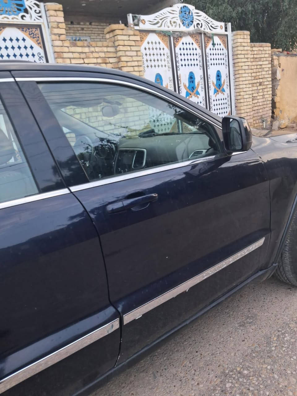 جيب لاريدو  موديل 2012 سياره جديده حلوه كصه جنطه متومه سليمانيه رقم وشاصي وسنويه جاهزه من طول لطول مكانه ميسان المجر لاستفسار لاتصال ع رقم *********** السعر 70 وبيه مجال
