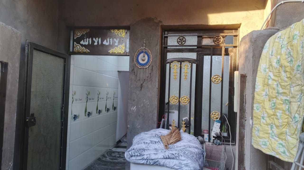 مشتمل للبيع بحي العامل مساحته ٥٨ ونص بناء حديث محله ٨٠٥ قرب فلكة حياوي للاستفسار ع التفاصيل ***********
