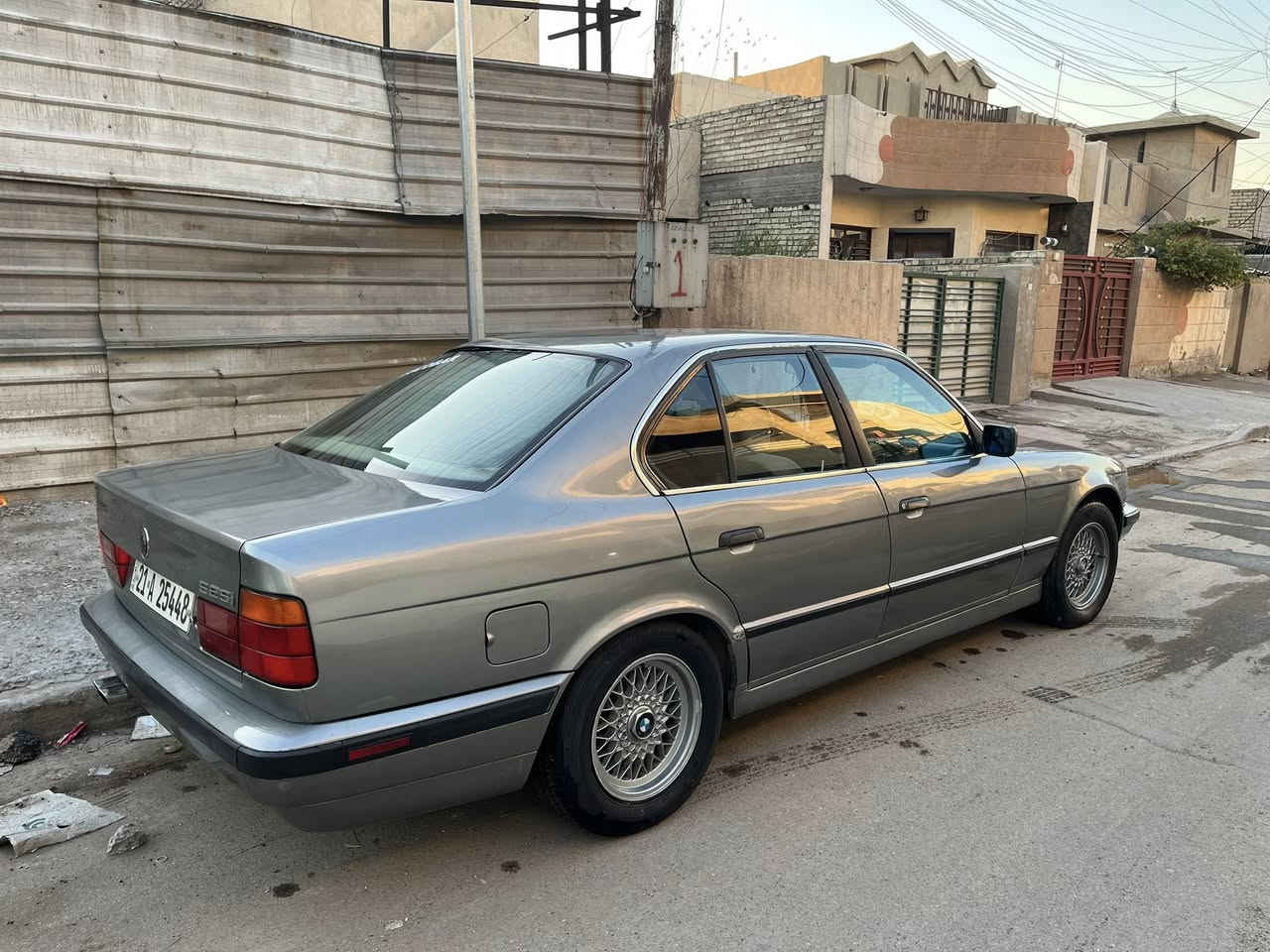BMW 1990
رصاصي گير عادي 6سلندر مسكر عدل فتحه سلايت 
كير ومحرك وتبريد خير من الله 
 رقم سليمانية 
السياره فول عادي 
صدر امامي خلفي خير من الله 
السياره كلشي بيها جديد 
ادامه كامله للمحرك 
بلكلت نوزلات لايتات باتري شوته فلاتر كله جديد 
السياره نظيفه ومايحتاج الها شي 
***********
مكاني بغداد الدورة 
سعرها 58

