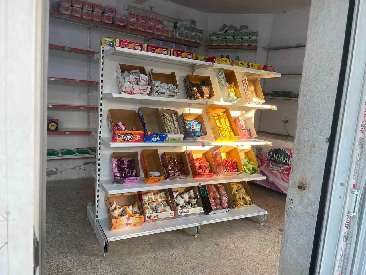 السلام عليكم اخوان موجود عارضتين نضاف و رفوف للبيع 

رقم الهاتف ‭***********‬. ‭***********‬
