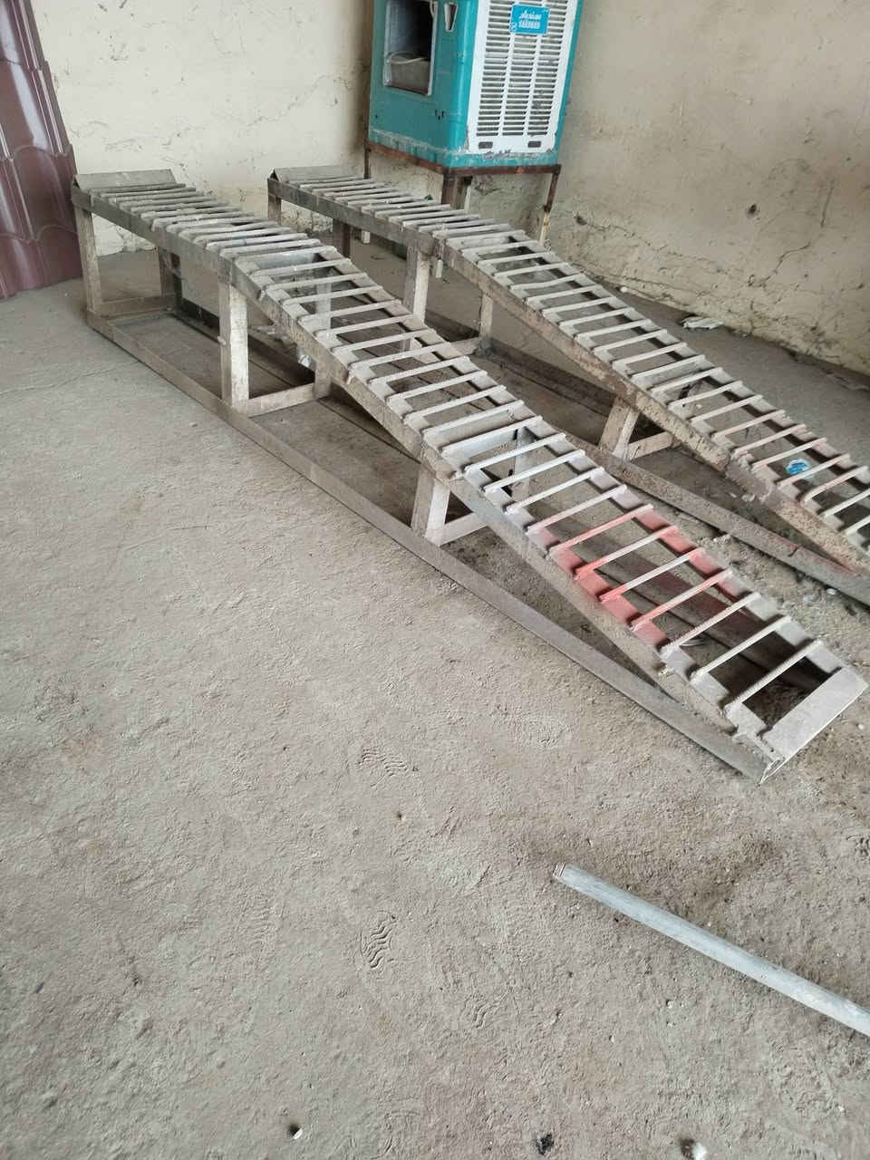 رمبات للبيع الطول مترين ونص والعرض 40 سم السعر 200 الف
بغداد اليوسفية  ***********
