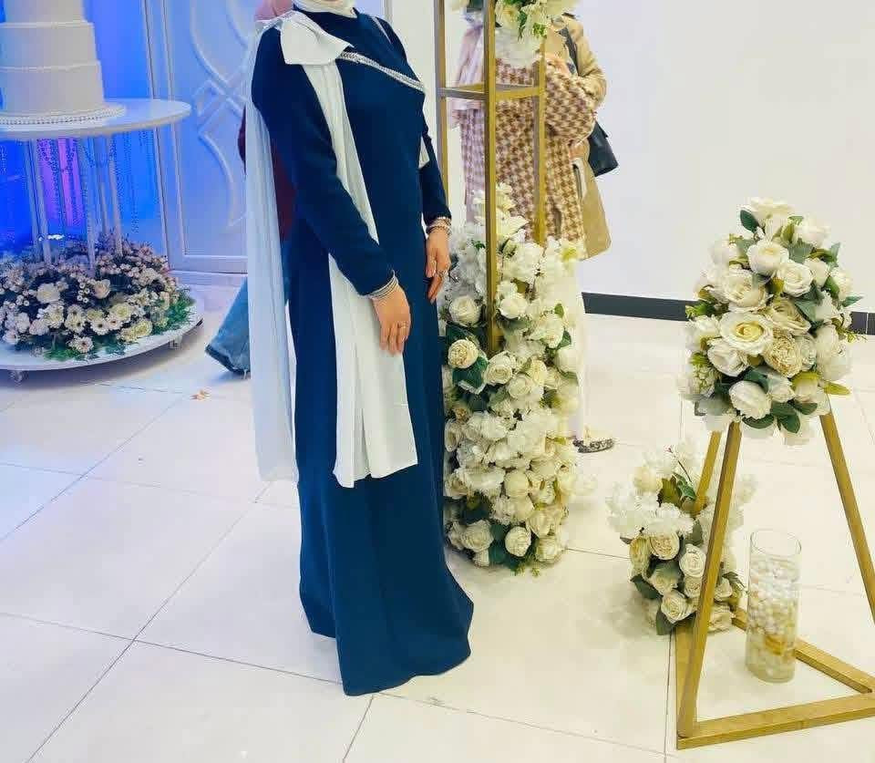 فساتين للبيع 
قياس 40 
ملبوس مرة وحدة


**إذا كنت صاحب هذا الإعلان وتريد حذفه لأي سبب، رجاءا أرسل رسالة إلى الدعم الفني**
