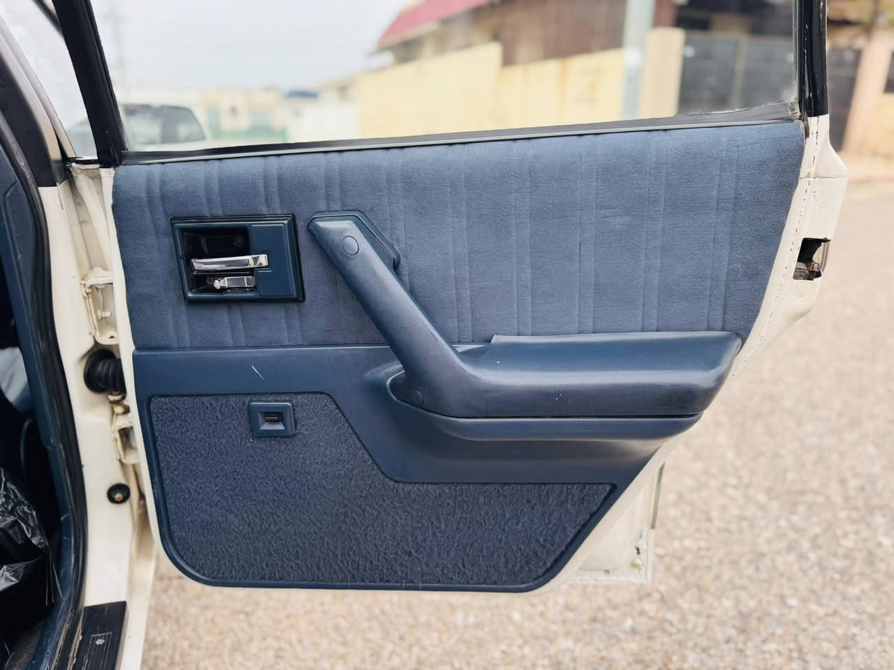 اولدز1990
اولدز موديل١٩٩٠

بدون صبغ مجرد تكحيلات بسيطة مكفولة من اي ضربة بلادية وضع البلاد داخل نظيف٩٥٪؜ وياه كبات كاملة 

تخم تاير جديد

محرك كير بشرط

كهربائيات كلها شغالة عالبلاد 

شاشة ايباد مع مسجلها البلادي موجود

عليها ادامه كاملة من نوزلات بلكات

تبريد وتدفئة بشرط شغالة كلها منضومة كلها على ايدي جديدة

سنوية ورقم وهزة جديدة شرط تحويل السيارة بأسمي

سيارة جاهزة من كلشي شرط ترايك بصرة وتمشي ٢٠٠

لتواصل واتساب ورقم تلفون فقط(***********)

سعر ٦٥$ وبيها مجال اخوان الي مو شراي لايتصل ويكسر بسعر رجاءا مكاني موصل/اربيل
