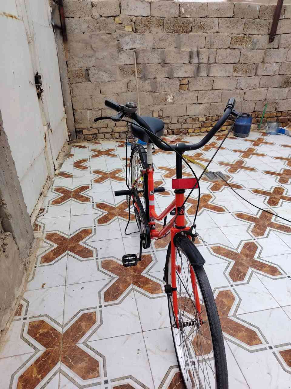 للبيع جديد كلش قبل فتره اخذنا مال حاويه
اخذتا 130 
اليوم سعره ب90 الشراي
العنوان ديوانيه حي الامين الاولى خلف بانزين خانة الشموس
الاتصال ***********

