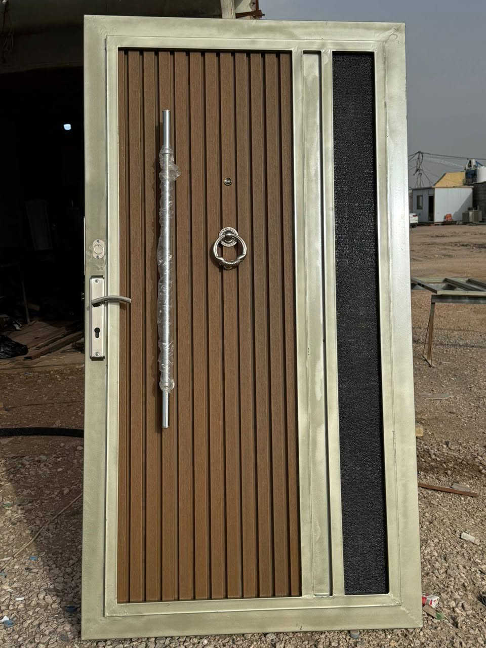 حدادة متنقله لعمل البيبان والشبابيك وعمل السقائف السندويج وسقائف الجينكو وصيانة البيبان القديمه وصبغ جميع انواع الحديد 
***********
الو عباس الحداد
