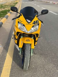 بطح • اف فور اي • ٦٠٠