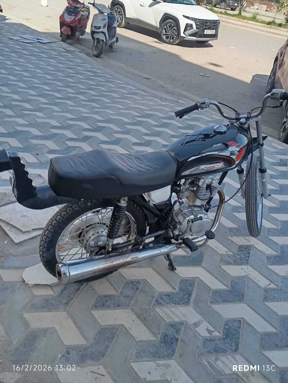 السلام عليكم دراجه للبيع محرك نامه مامفتوح مشي وفصله خير من الله سعر 650 وبيها مجال  ماتشتري لاتراسل ***********
