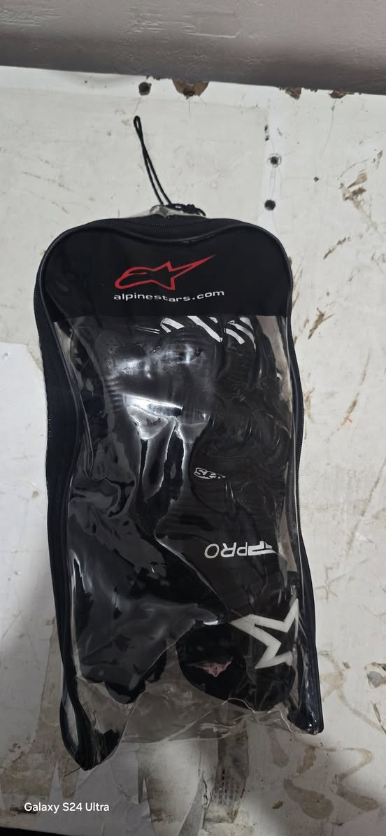 مرحبا بوت آلبینة ستار+كفوف البینة ستار قلیل استخدام
100الف
توصیل موجود
كفوف xl


**إذا كنت صاحب هذا الإعلان وتريد حذفه لأي سبب، رجاءا أرسل رسالة إلى الدعم الفني**